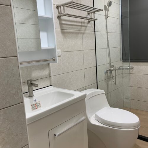 馬桶K-78鏡櫃D-08盆櫃AR-0631置物架S-304沐浴龍頭組K-602三腳架S-001.